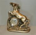 Часы настольные "Конь", высота-33 см  основание-29х14,5см, Полистоун, тонирование под золото, Китай